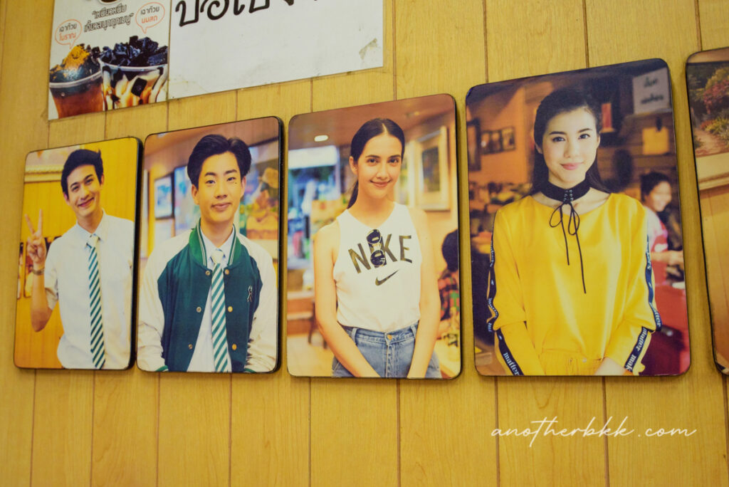 バンコク・ローカル食堂「Sweet」内観、訪問した芸能人の写真