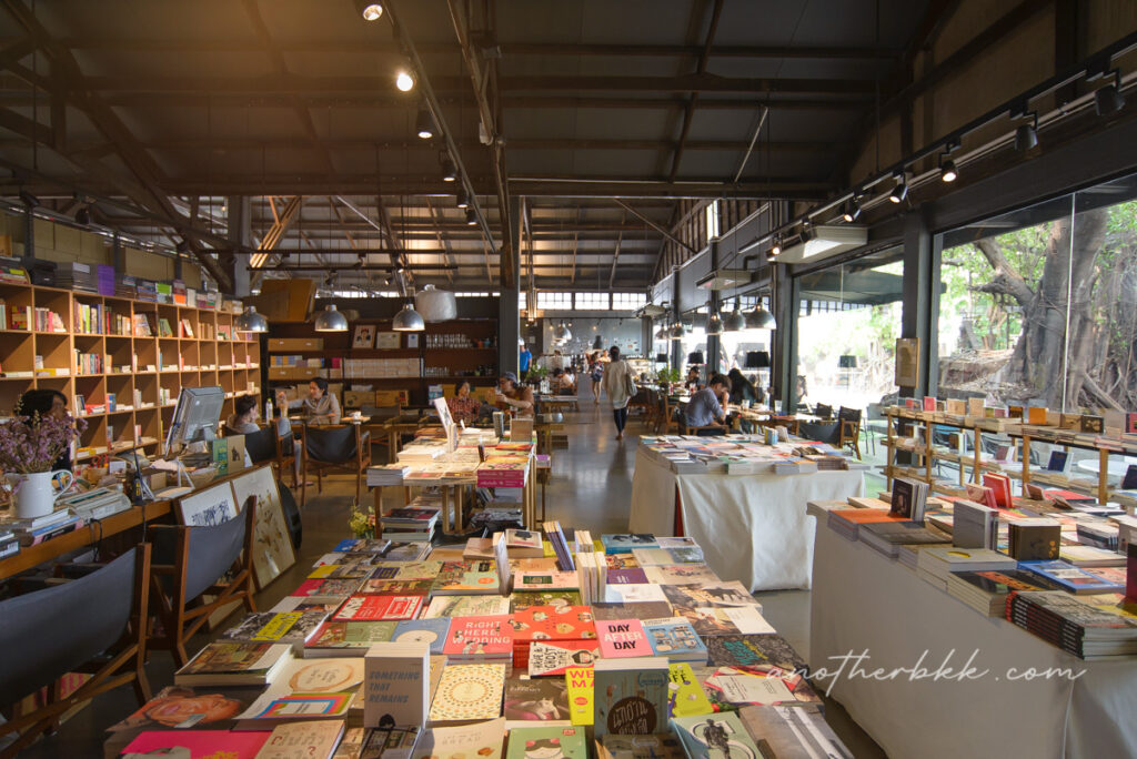 the jam factory 本屋さん　バンコク　独立系書店　ブックストア写真